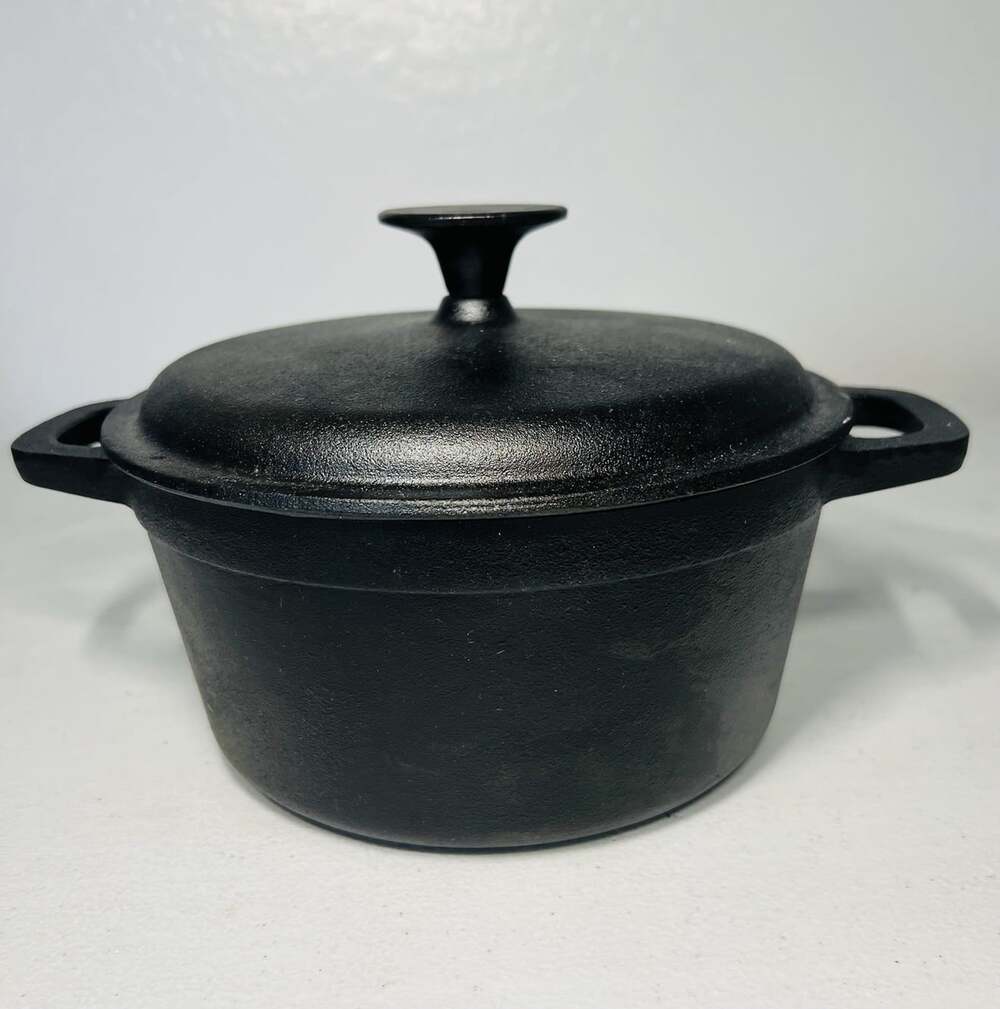 Cast Iron Dutch Oven With Lid Black Pre-Seasoned Pot Side Handles